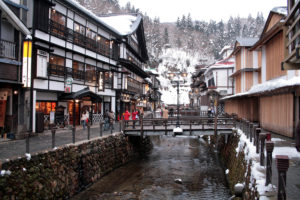 明るい時はこんな感じ：銀山温泉　-2008年2月10日-