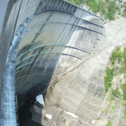 ダムから見下ろす