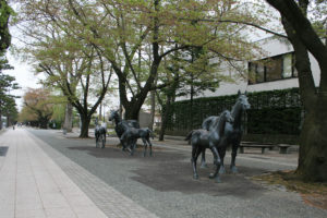 馬がいた！：十和田市現代美術館を観る_青森県の旅