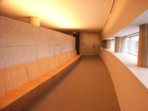 長い回廊：岩手県立美術館で『細見美術館　琳派・若冲と雅の世界』展を観る