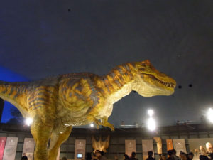 動くティラノサウルス：福井県立恐竜博物館に行く。