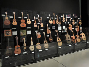 世界のギター（弦楽器）：国立民族学博物館へ行く