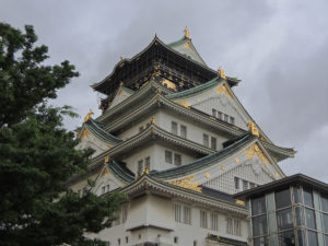 たくさんのシャチホコ：大阪城へ行く
