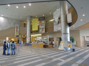 エントランスホール：大阪歴史博物館へ行く
