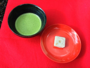 不動釜茶所の抹茶セット：金閣寺 － そうだ、京都に行ってきた