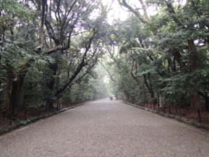 本宮へ続く参道：名古屋の熱田神宮を参拝しました