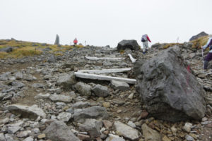頂上は目の前：月山に登る　2014年－姥沢コース－