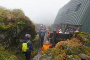 山頂小屋：月山に登る　2014年－姥沢コース－