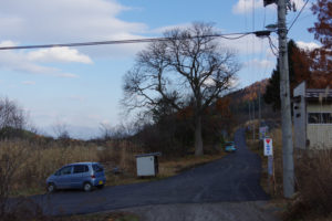 ここにクルマを置く：県民の森から白鷹山に登る － 2014年11月