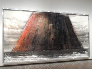 瀬島匠「RUNNER 2015」。写真だと大きさがわからない。：東京都美術館で『都美セレクション 新鋭美術家 2015』展を観る