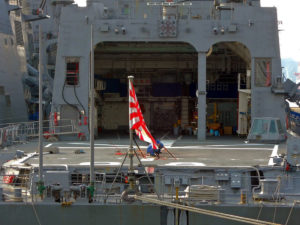 あけぼののヘリコプター甲板：海上自衛隊佐世保基地（倉島岸壁）を見学