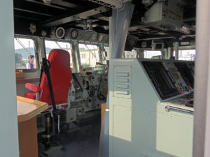 やくしまの艦橋内部：海上自衛隊佐世保基地（倉島岸壁）を見学