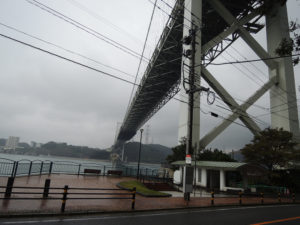関門海峡大橋の直下：関門トンネルを歩く － 福岡県から山口県へ