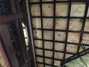 法堂中央の間の天井。狩野安信による四季の百花草。：高岡市にある瑞龍寺を参拝する