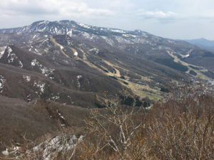 蔵王の瀧山に登る（おまけに大山桜） － 2018年春