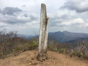 斎藤茂吉の歌碑：山形市の瀧山を登る（おまけにオオヤマザクラ） － 2018年春